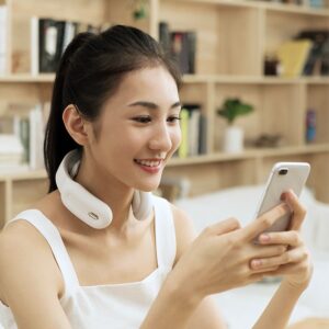 cervical-shoulder-massager-intelligent-remote-control